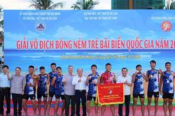 Đội Đ&agrave; Nẵng v&ocirc; địch U20 nam giải b&oacute;ng n&eacute;m trẻ b&atilde;i biển quốc gia