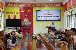 Gia Lai: Bế giảng lớp tin học cơ bản dành cho người mù và trẻ em khiếm thị