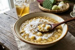 Chè đậu xanh hạt sen - món ăn thanh nhiệt, giải độc ngày hè
