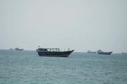 Lưu lượng giao thông qua eo biển Hormuz giảm mạnh, gần như ngừng hoạt động