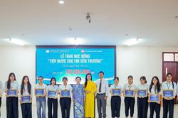 16 sinh viên Lâm Đồng được trao học bổng hơn 1,1 tỷ đồng