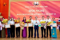 Đồng Hới phấn đấu ho&agrave;n th&agrave;nh vượt mức c&aacute;c chỉ ti&ecirc;u năm 2026