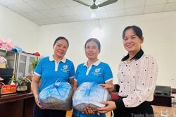 Chợ số về làng