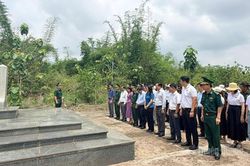 Chung sức vun đắp thế trận lòng dân nơi biên giới