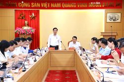 Đo&agrave;n khảo s&aacute;t của Quốc hội l&agrave;m việc với Sở Nội vụ Th&aacute;i Nguy&ecirc;n