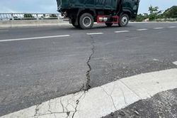 Mặt cầu Như Ý xuất hiện nhiều vết nứt, nhà thầu khẳng định không ảnh hưởng chất lượng công trình