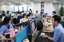Chứng kho&aacute;n ng&agrave;y 10/7: &Aacute;p lực điều chỉnh gia tăng, VN-Index giảm điểm phi&ecirc;n cuối tuần
