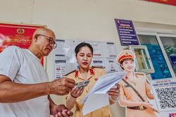 Người d&acirc;n Thủ đ&ocirc; sẽ được tra cứu hồ sơ GPLX ngay tại nh&agrave;