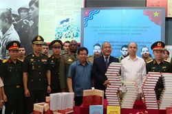 Tưởng niệm c&aacute;c chuy&ecirc;n gia qu&acirc;n sự Cuba hy sinh trong cuộc kh&aacute;ng chiến của Việt Nam