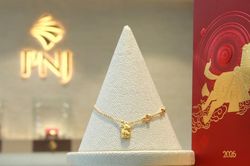 Cổ phiếu PNJ tiếp tục giảm s&acirc;u, nh&agrave; đầu tư bắt đ&aacute;y thua lỗ