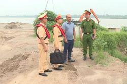 Giữ vững an toàn hành lang thoát lũ