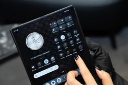 Vì sao giới doanh nhân sẵn sàng chi vài trăm triệu cho smartphone?