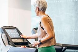 Mỗi ngày 10 phút với 3 bài tập đơn giản giúp khỏe tim, tăng cơ, chậm lão hóa