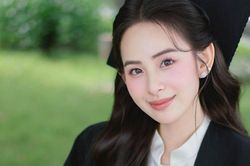 Cận cảnh nhan sắc cực phẩm của 'Kim Tae Hee Việt Nam' trong lễ tốt nghiệp sau khi làm dâu hào môn