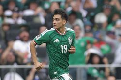 Thần đồng bóng đá Mexico 17 tuổi tốt nghiệp cấp 3 giữa World Cup 2026