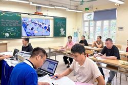 Khép lại đợt tuyển sinh trực tuyến đầu cấp: Hà Nội tiếp tục hỗ trợ phụ huynh