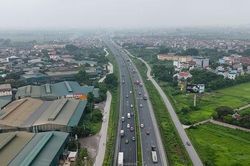 To&agrave;n cảnh tuyến cao tốc Ph&aacute;p V&acirc;n - Cầu Giẽ dự kiến mở rộng l&ecirc;n 10 - 12 l&agrave;n xe