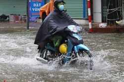 Hà Nội lý giải vì sao đường phố ngập úng cục bộ dù công trình chống ngập vừa xây xong