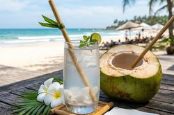 Những thuốc không nên dùng cùng nước dừa?