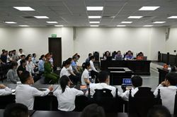 Mở lại phiên xét xử vợ chồng giám đốc sản xuất thực phẩm chức năng giả cho trẻ em