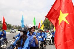 Những hình ảnh đẹp trong lễ diễu hành hưởng ứng Ngày Dân số Thế giới 2026