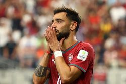 Tài khoản của Bruno Fernandes hứng bão phẫn nộ