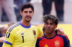 Courtois lên tiếng sau sai lầm của Lammens