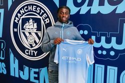 Man City chính thức đón tân binh đầu tiên