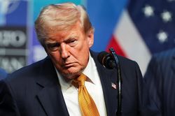 Ông Trump dọa 'san phẳng' Iran