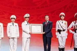 Tổng B&iacute; thư, Chủ tịch nước: Bảo vệ an ninh theo nguy&ecirc;n tắc 'ph&aacute;t triển đến đ&acirc;u, an ninh đến đ&oacute;'