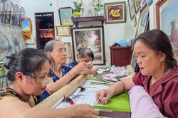 Làng nghề truyền thống và 'bài toán' nhân lực trẻ còn bỏ ngỏ