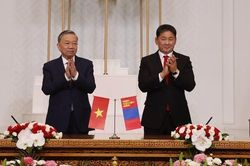 Điện mừng Quốc khánh Mông Cổ