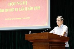 Cập nhật thời sự, n&acirc;ng cao bản lĩnh ch&iacute;nh trị cho đội ngũ c&aacute;n bộ chủ chốt