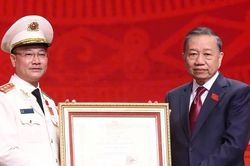 Lực lượng An ninh nhân dân đón nhận Huân chương Sao Vàng lần thứ tư