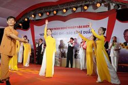 Chương trình nghệ thuật đặc biệt 'Đời đời khắc ghi - Bác Ba Lê Duẩn'