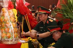 Đại tướng Nguyễn Trọng Nghĩa kiểm tra việc tìm kiếm hài cốt liệt sĩ tại TPHCM