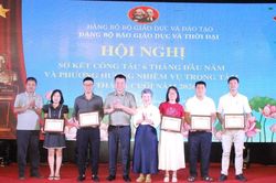 Đảng bộ Báo Giáo dục và Thời đại chú trọng đổi mới nội dung và chuyển đổi số