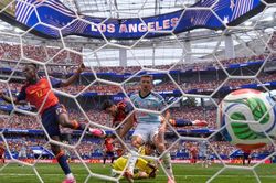 Tây Ban Nha vào bán kết World Cup