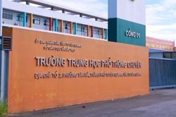 Thi tốt nghiệp THPT: Ai l&agrave; người c&oacute; quyền ph&acirc;n c&ocirc;ng trưởng điểm thi?