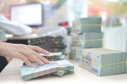 Cán bộ, công chức cấp xã thu nhập đến 25 triệu đồng mỗi tháng
