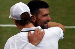 Sinner chặn đứng Djokovic, tranh vô địch Wimbledon 2026 với Zverev