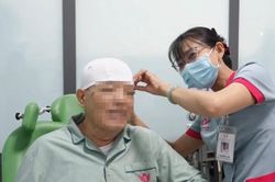 Điều ngỡ ngàng của Việt kiều Mỹ khi về nước chữa trị di chứng đột quỵ