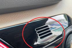 Tác dụng thật sự của khe lưới nhỏ trên táp-lô ô tô, nhiều người vẫn nhầm