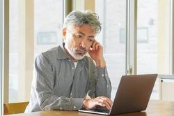 7 sai lầm khi dùng ChatGPT của người trên 50 tuổi