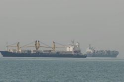 Mỹ gửi tối hậu thư tới Iran về mở hoàn toàn eo biển Hormuz