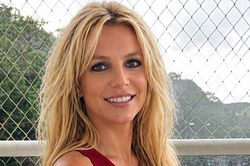 'Công chúa nhạc pop' Britney Spears mất kiểm soát