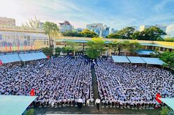 Sở GD-ĐT Cà Mau xác minh phản ánh thí sinh dùng điện thoại khi thi tốt nghiệp