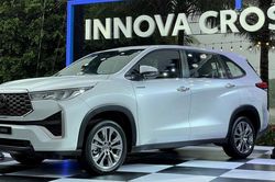 Top 10 xe bán chạy tháng 6: Toyota Innova Cross gây bất ngờ dẫn đầu nhóm xe xăng