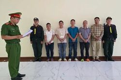 Khởi tố, bắt tạm giam 6 đối tượng về tội 'Gây ô nhiễm môi trường'