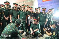 Nỗ lực, tận t&acirc;m x&aacute;c minh danh t&iacute;nh c&aacute;c liệt sỹ tại C&ocirc;ng vi&ecirc;n L&ecirc; Thị Ri&ecirc;ng